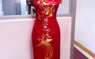 「上海鴻翔」設計訂做的旗袍。（商家提供）