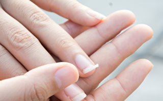 指甲發白是臟腑虛寒 11種指甲狀況看出身體病症