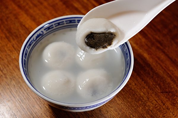 广东人冬至会吃汤圆,有“吃了汤圆大一岁”之说。(大纪元资料图片) 广东人冬至会吃汤圆,有“吃了汤圆大一岁”之说。(大纪元资料图片)