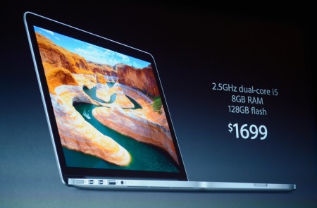 配备Retina™屏幕与全快闪储存设备的13英寸MacBook Pro,厚度 1.8公分。铝金属外壳、无砷的显示器玻璃以及无汞的 LED 背光显示器。(Getty Images)