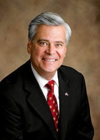 纽约州参议员Dean G. Skelos(大纪元资料室) 纽约州参议员Dean G. Skelos(大纪元资料室)