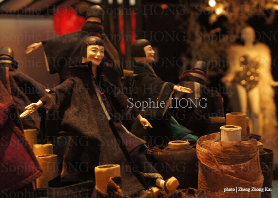 與台原偶戲館合作「辦桌」作品照片。 (圖片來源:Sophie Hong提供) 與台原偶戲館合作「辦桌」作品照片。 (圖片來源:Sophie Hong提供)