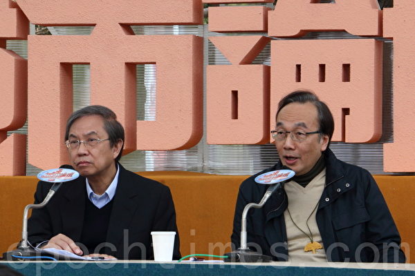 真普联召集人郑宇硕(左)提醒中共当局越干预香港事务就越不稳定,应汲取23条立法失败的教训。(蔡雯文/大纪元) 真普联召集人郑宇硕(左)提醒中共当局越干预香港事务就越不稳定,应汲取23条立法失败的教训。(蔡雯文/大纪元)