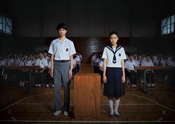 本片由知名推理作家宮部美幸同名小說改編,未演先轟動。圖左為板垣瑞生,右為藤野涼子。(采昌國際多媒體提供) 本片由知名推理作家宮部美幸同名小說改編,未演先轟動。圖左為板垣瑞生,右為藤野涼子。(采昌國際多媒體提供)