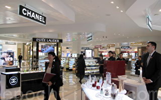 中國人喜機場購物 迪拜免稅店僱中文導購