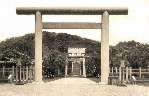 台灣神社(今圓山大飯店)(圖片提供:tony) 台灣神社(今圓山大飯店)(圖片提供:tony)