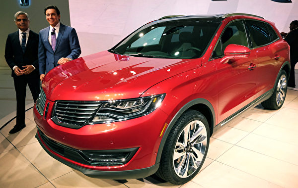 2016年,福特林肯将推出全新Continental(大陆)概念车,该车将成为林肯品牌新旗舰车型。图为林肯MKX车款。(AFP) 2016年,福特林肯将推出全新Continental(大陆)概念车,该车将成为林肯品牌新旗舰车型。图为林肯MKX车款。(AFP)