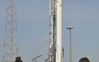 雷擊風險 SpaceX火箭發射延後