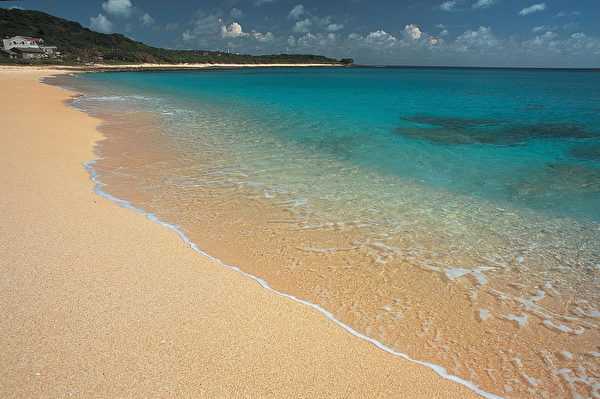 垦丁国家公园内的砂岛属于生态保护区，贝壳砂是园区内沙滩中的主要组成物质，为经过海浪长期间的冲刷、研磨所形成。（垦丁国家公园管理处提供）