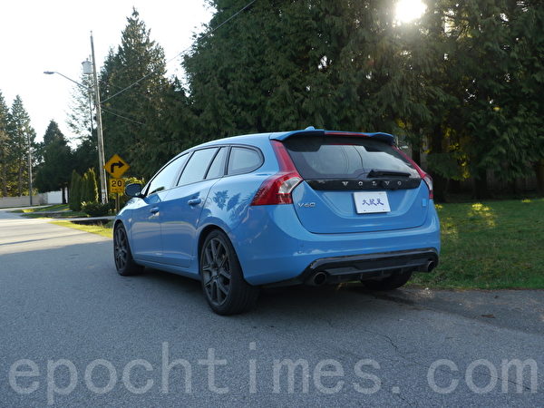 2015 Volvo V60 PoleStar。(夏又容/大纪元) 2015 Volvo V60 PoleStar。(夏又容/大纪元)