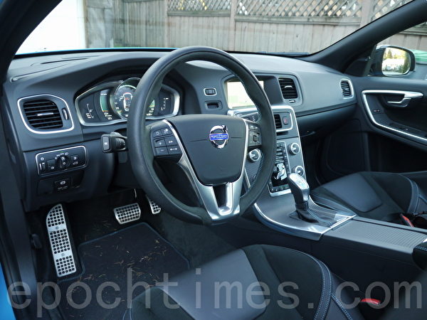 2015 Volvo V60 PoleStar。(夏又容/大纪元) 2015 Volvo V60 PoleStar。(夏又容/大纪元)