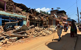 尼泊尔地震过9天7366人死 偏远区待救援