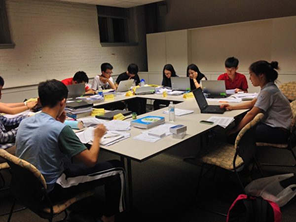 图:Y2学院Upper Darby分校将开设2015暑期SAT/ACT提高班,包括日班和住宿班(图由Y2学院Upper Darby分校提供) 图:Y2学院Upper Darby分校将开设2015暑期SAT/ACT提高班,包括日班和住宿班(图由Y2学院Upper Darby分校提供)