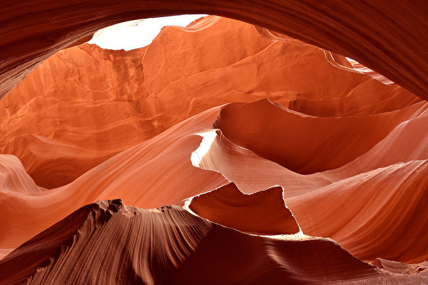 美國亞利桑那州下羚羊峽谷岩層（MLADEN ANTONOV/AFP） 