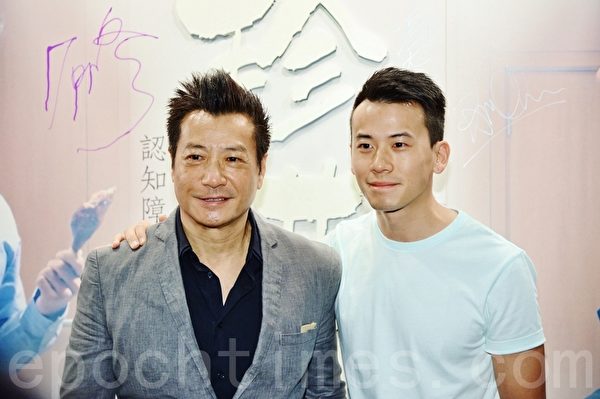 石修与儿子陈宇琛。(宋祥龙/大纪元) 石修与儿子陈宇琛。(宋祥龙/大纪元)