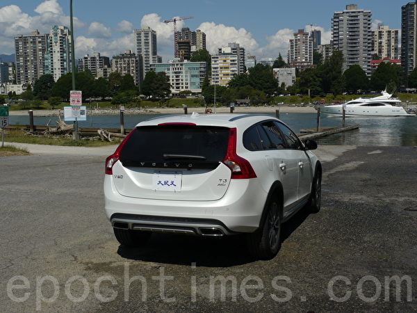 2015 Volvo V60 Cross Country。(夏又容/大纪元) 2015 Volvo V60 Cross Country。(夏又容/大纪元)