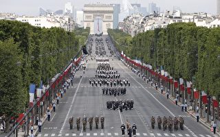 法国国庆日阅兵   向反恐部队致敬