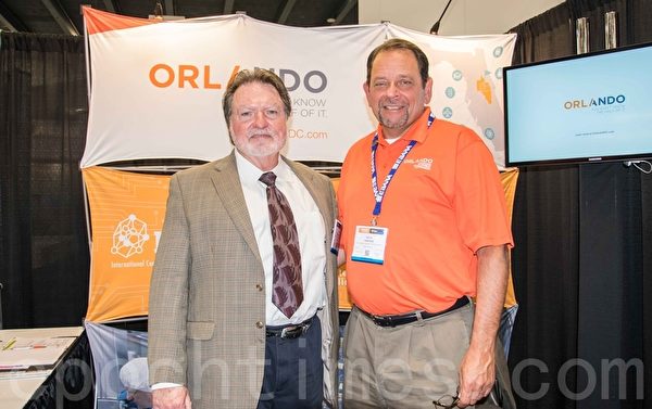 ICAMR項目管理經理Dan Holladay(左)和Orlando金融發展委員會高級副總裁Dave Porter。(瑞晨/大紀元) ICAMR項目管理經理Dan Holladay(左)和Orlando金融發展委員會高級副總裁Dave Porter。(瑞晨/大紀元)