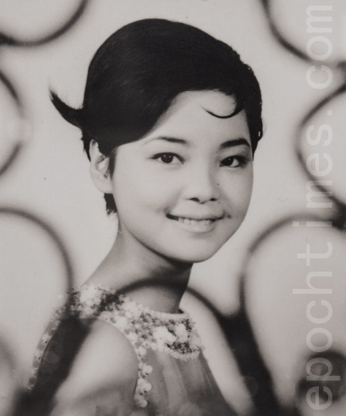 1968年,鄧麗君塑造出「阿哥哥」的俏麗時尚風潮。(翻攝:陳柏州/大紀元) 1968年,鄧麗君塑造出「阿哥哥」的俏麗時尚風潮。(翻攝:陳柏州/大紀元)