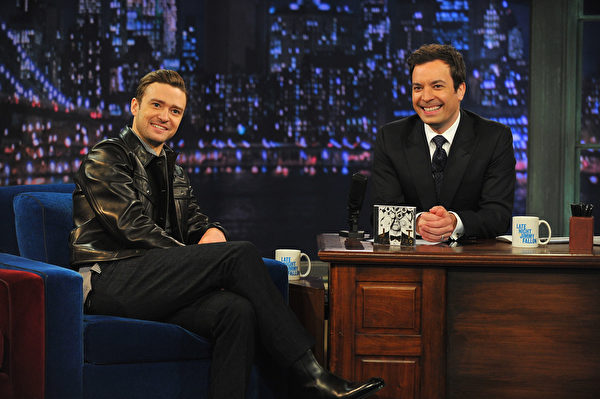 吉米‧法伦(Jimmy Fallon)图右。(Theo Wargo/Getty Image) 吉米‧法伦(Jimmy Fallon)图右。(Theo Wargo/Getty Image)