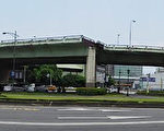 忠孝橋引道拆除工程為降低對交通衝擊,台北市決定全日24小時施工,並於明年春節短短8天內完工;此外,為防止國定古蹟北門毀損,將在北面增設寬20公尺、高10公尺隔屏。(台北市工務局提供)