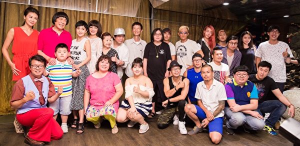 监制朱延平、导演邱瓈宽等率领数十位演员热闹出席,包括猪哥亮、郭采洁、素珠、王彩桦、苗可丽、连静雯、康康、阿西(陈博正)等人。(公关提供) 监制朱延平、导演邱瓈宽等率领数十位演员热闹出席,包括猪哥亮、郭采洁、素珠、王彩桦、苗可丽、连静雯、康康、阿西(陈博正)等人。(公关提供)