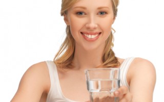 研究：喝杯水真的就能減肥
