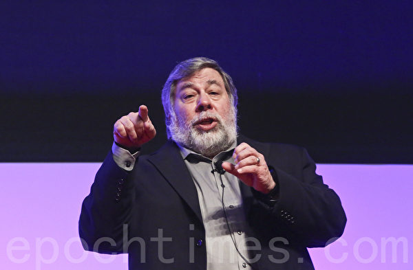 蘋果公司共同創辦人史蒂芬.沃茲尼克 (Steve Wozniak)。(余鋼/大紀元) 蘋果公司共同創辦人史蒂芬.沃茲尼克 (Steve Wozniak)。(余鋼/大紀元)