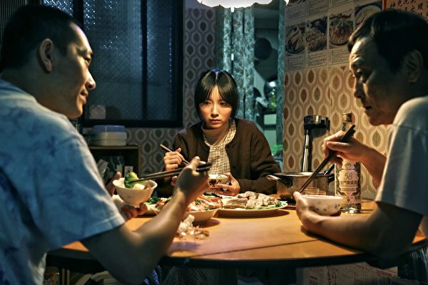 《自由人》演員,左起施名帥、饒星星、蔡明修。(公視提供) 《自由人》演員,左起施名帥、饒星星、蔡明修。(公視提供)