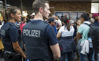 創紀錄 8月逾10萬人湧入德國求庇護