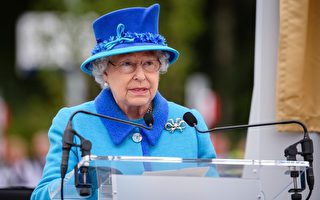 英国女王的特权：不用驾照和护照