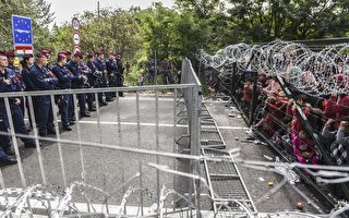 匈牙利施放催淚彈 難民改道克羅地亞奔德國