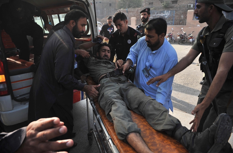 塔利班攻击巴基斯坦空军基地 造成20死