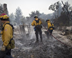 北加州再燃野火 1死10户住宅被毁
