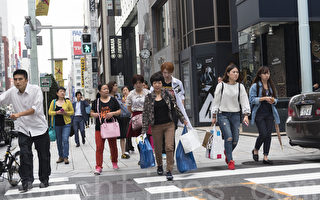 日本各地商家备足货源应对中国游客“十一爆买”