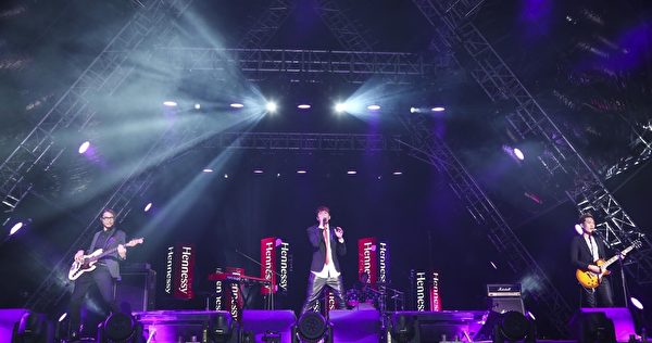 宇宙人为2015轩尼诗炫音之乐热力演唱。(钧势公关提供) 宇宙人为2015轩尼诗炫音之乐热力演唱。(钧势公关提供)