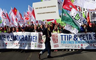 德国20万人集会 抗议欧美自贸协定