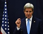 美国国务卿克里及国防长卡特周二(10月13日)在波士顿与来访的澳大利亚外长毕晓普及国防长佩恩佩恩,就安全、反恐及贸易事务等方面举行会晤。图:克里在近期的一个新闻会上发言。 (HECTOR RETAMAL/AFP/Getty Images)