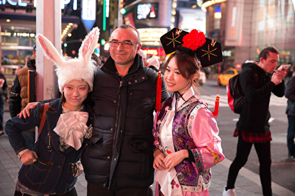2015紐約時代廣場萬聖節之夜。(戴兵/大紀元) 2015紐約時代廣場萬聖節之夜。(戴兵/大紀元)