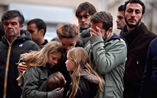 組圖：為巴黎點一根蠟燭悼遇難者 全球祈禱