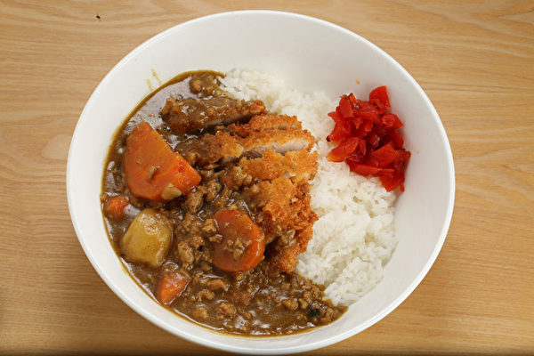 咖喱鸡（Chicken Katsu Curry）（张学慧/大纪元）