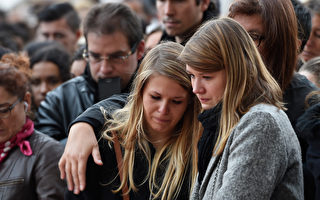 組圖：全球同哀悼巴黎恐怖攻擊遇難者