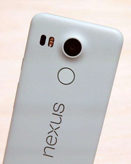 谷歌的Nexus 5X。(Justin Sullivan/Getty Images)
