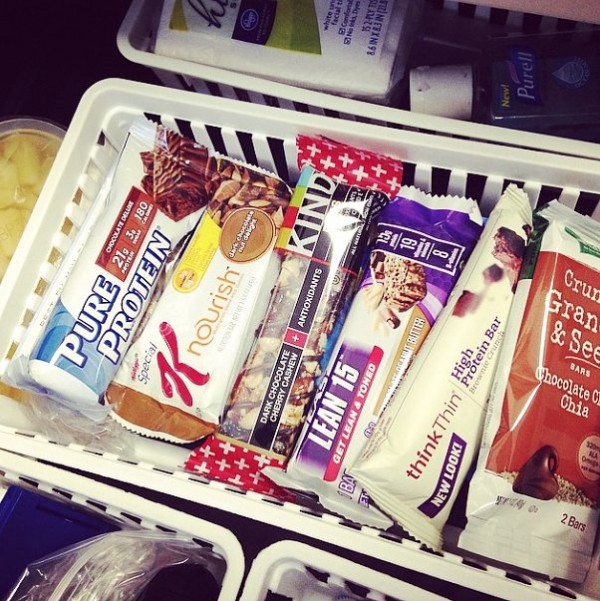 為自己裝上一些可在機場消磨時間的小零食吧。(rochainc/Instagram)