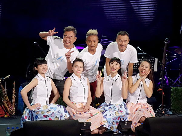 陈昇(后排左起)与老搭档宝岛康乐队成员阿Van、黄连煜。(宜辰提供) 陈昇(后排左起)与老搭档宝岛康乐队成员阿Van、黄连煜。(宜辰提供)