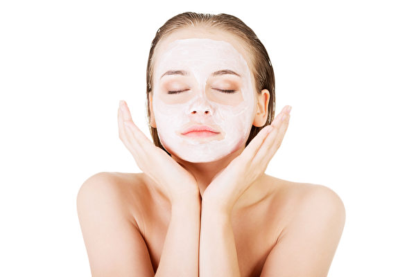 巧用面膜,可以輕鬆補水。(Fotolia) 巧用面膜,可以輕鬆補水。(Fotolia)