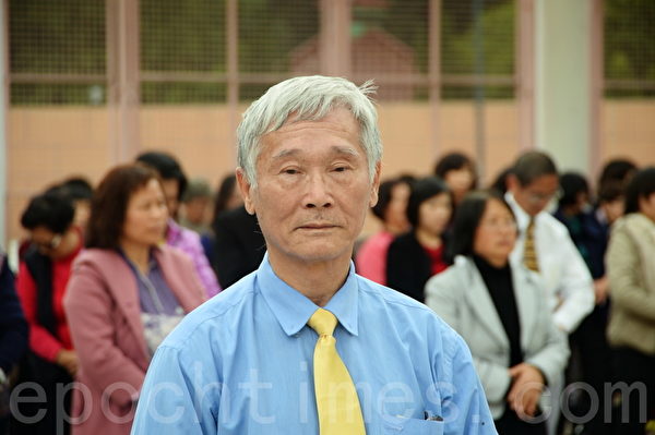 法轮功学员凌先生表示,上午约10时许,一名年约二三十岁、身穿黑衣的高瘦男子,要求借用UG层最接近法会会场的男厕,进入大约5分钟后离开。(宋祥龙/大纪元) 法轮功学员凌先生表示,上午约10时许,一名年约二三十岁、身穿黑衣的高瘦男子,要求借用UG层最接近法会会场的男厕,进入大约5分钟后离开。(宋祥龙/大纪元)