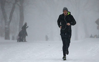 雪中跑步