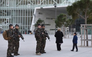 恐襲威脅尚在 法國緊急狀態或再延三個月