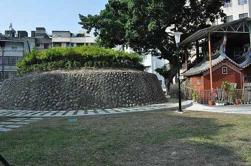 大街尾福德祠及葫芦墩(墩脚)遗址。(图片提供:tony) 大街尾福德祠及葫芦墩(墩脚)遗址。(图片提供:tony)
